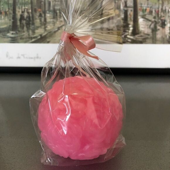 NWOT: Rose Ball Candle - Picture 3 of 5